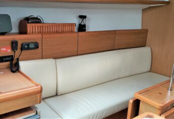 cbaa84e750a028cb6ec352e30ed25311-93