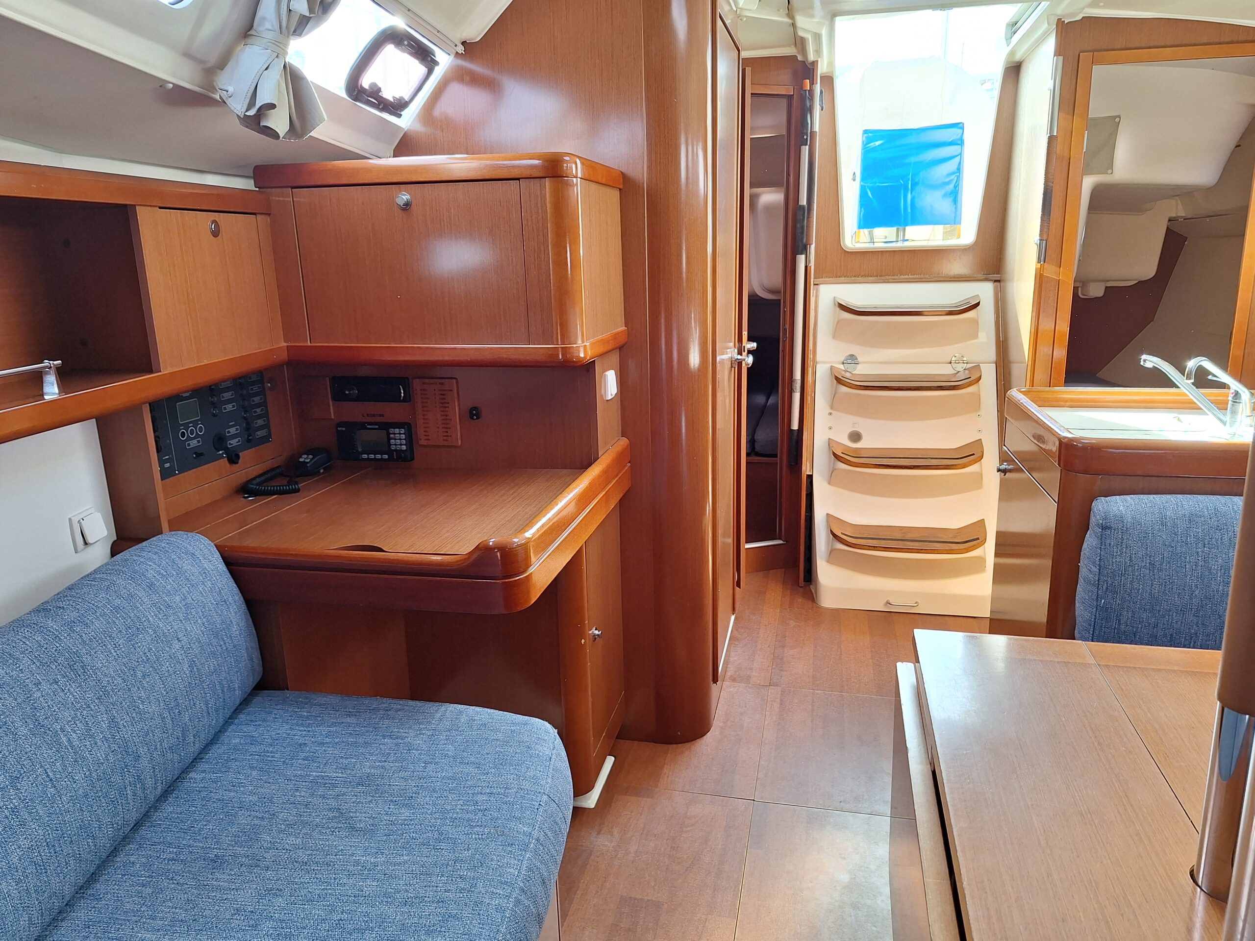e4060c177970a54df8046e4f77ef3d01-12