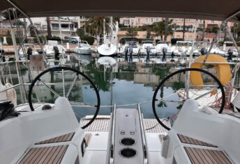 Sun-Odyssey-arrière