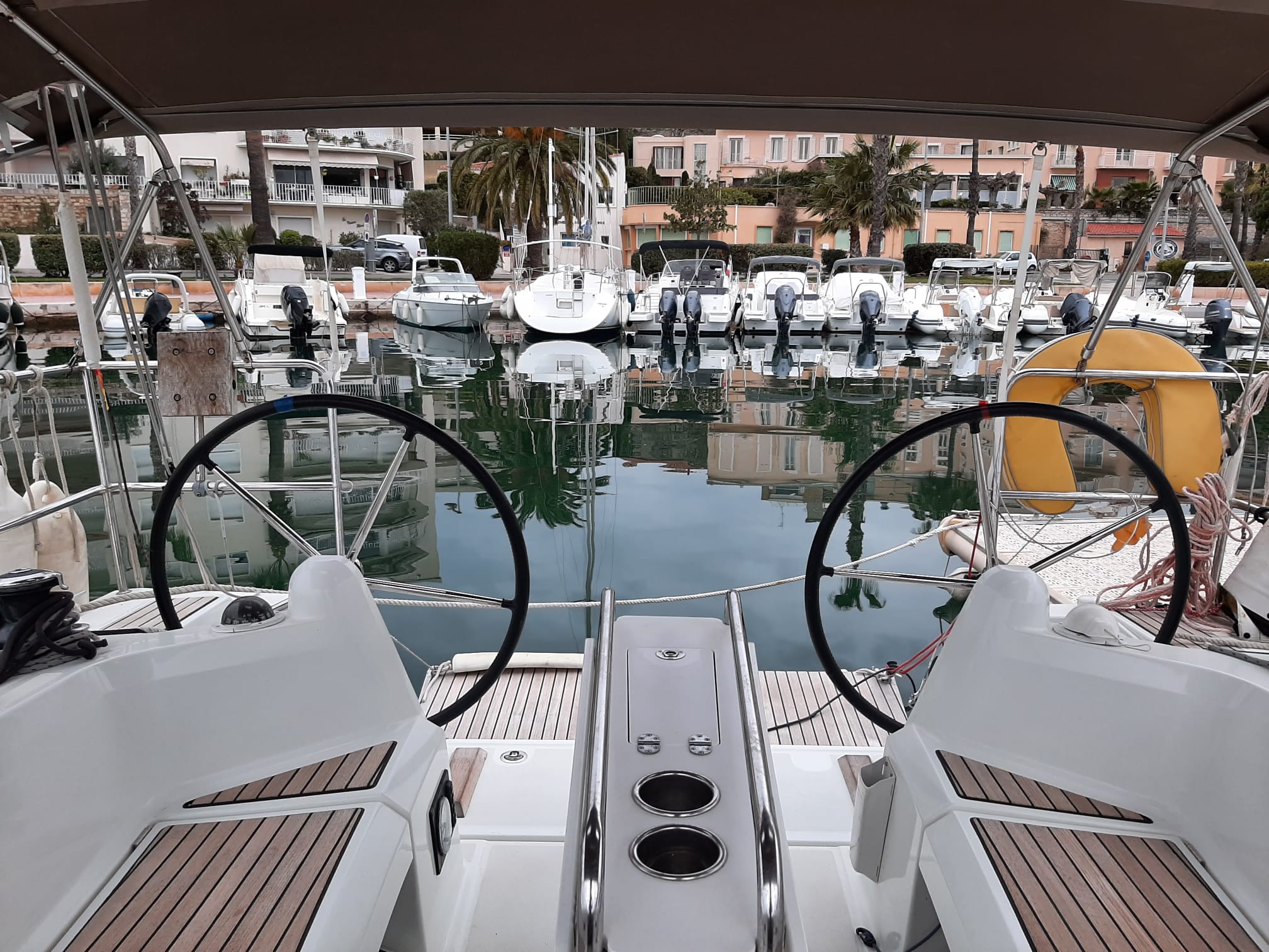 Sun-Odyssey-arrière